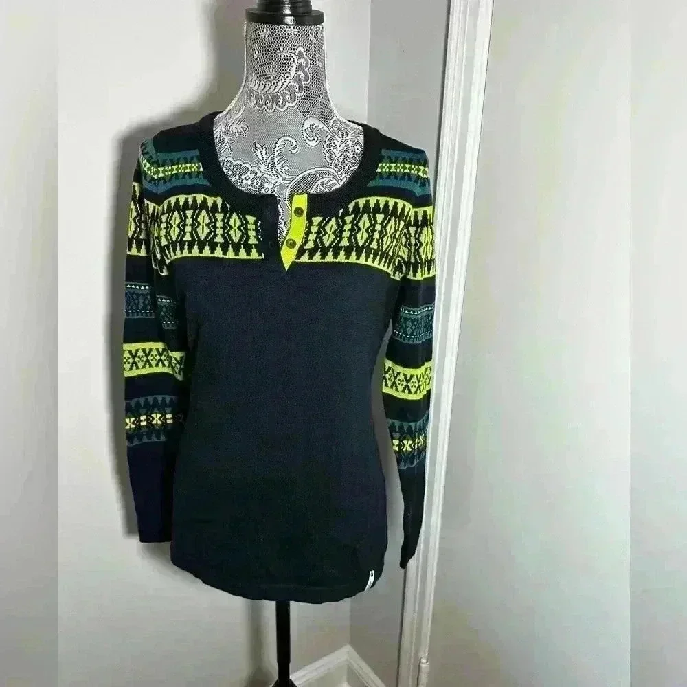 Woolrich Cotton Blend Petite Women’s Navy and Lime Green Pullover Sweater. P/S
